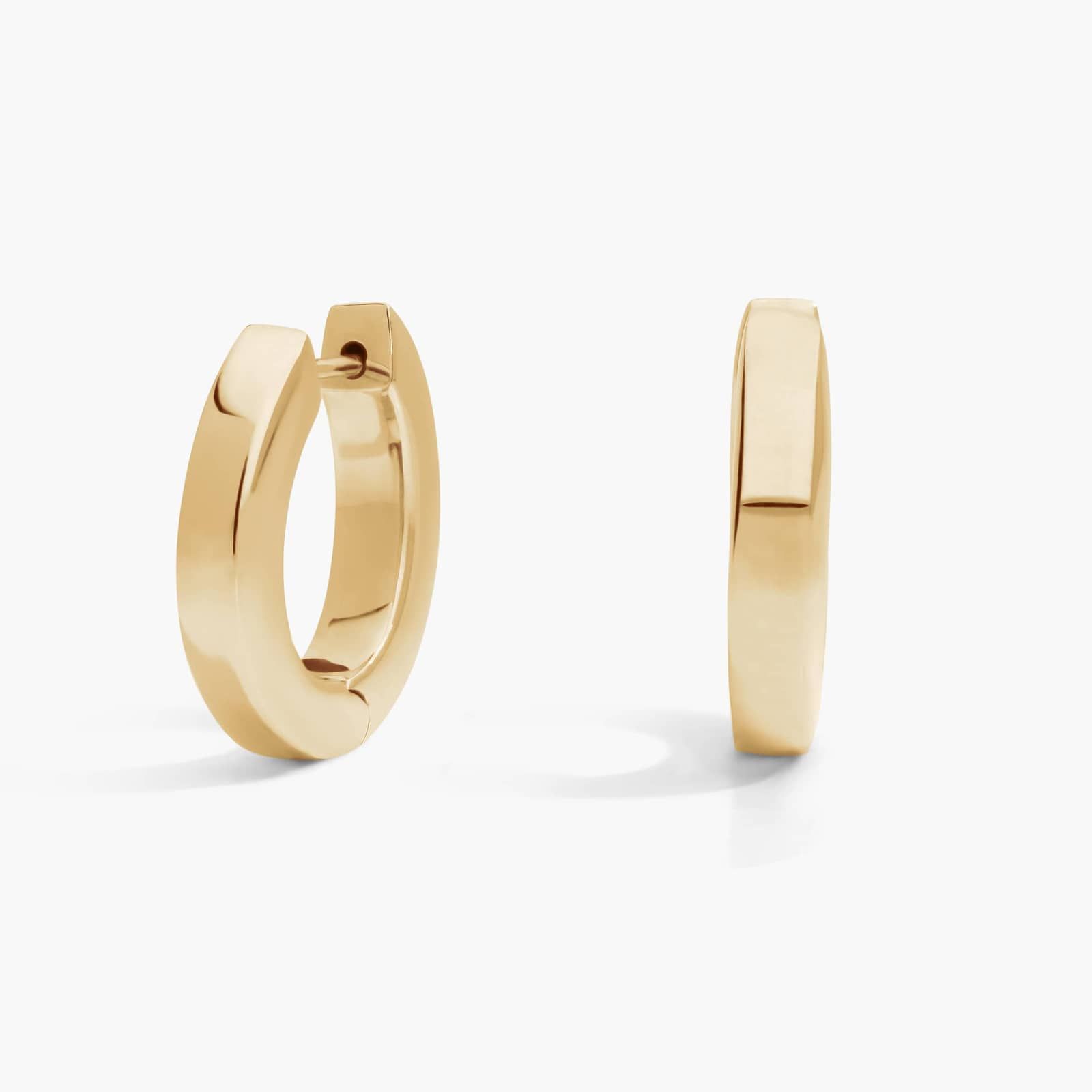 Squared Oval-Shaped Hoop Earrings in 14K Yellow Gold