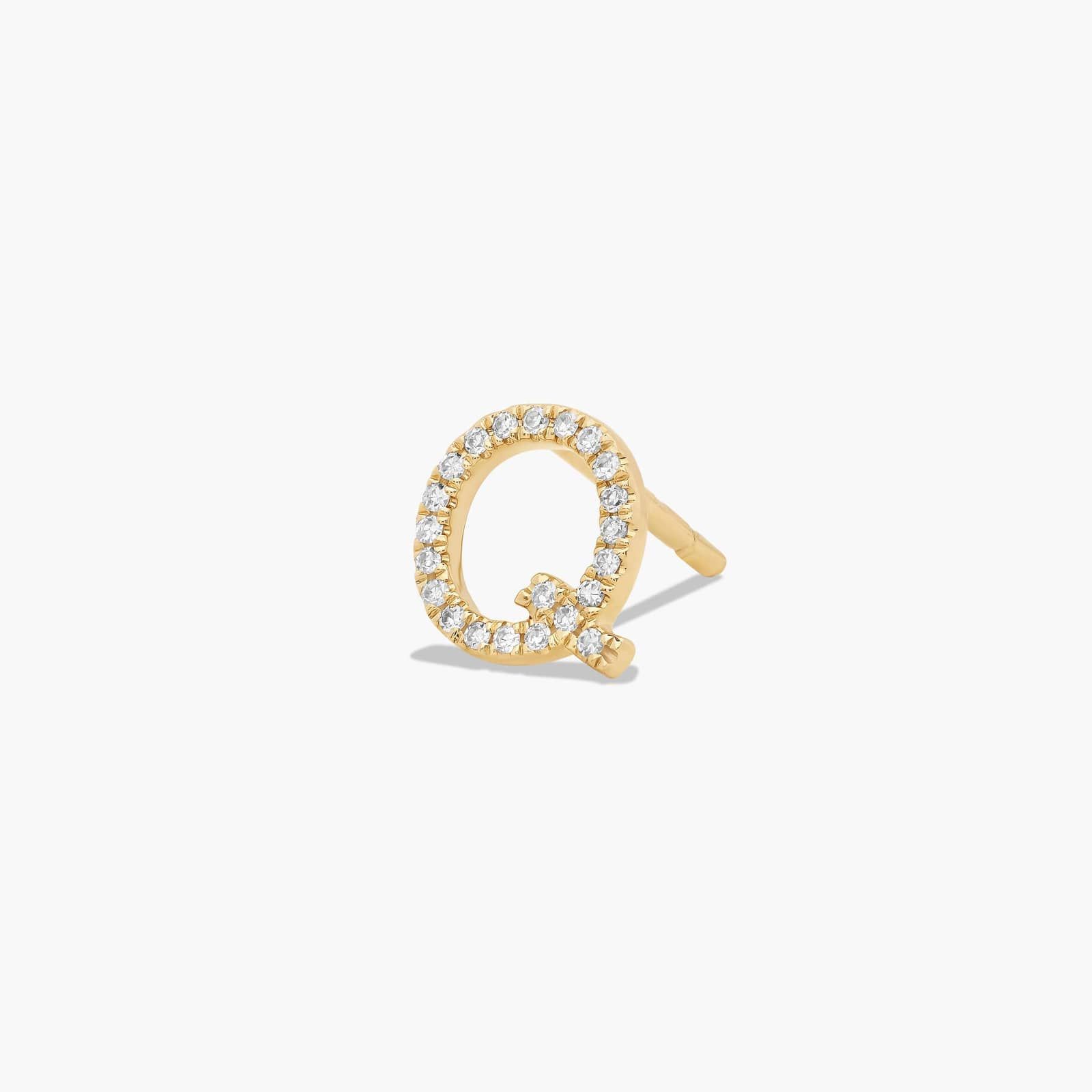 Q Initial Pavé Diamond Stud Earring In 14K Yellow Gold
