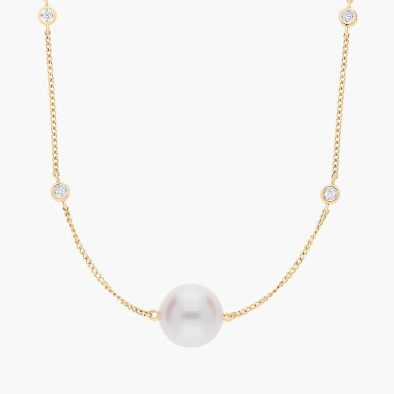 White Freshwater Pearl and Diamond Necklace in 14k Yellow Gold (8.5-9 mm)