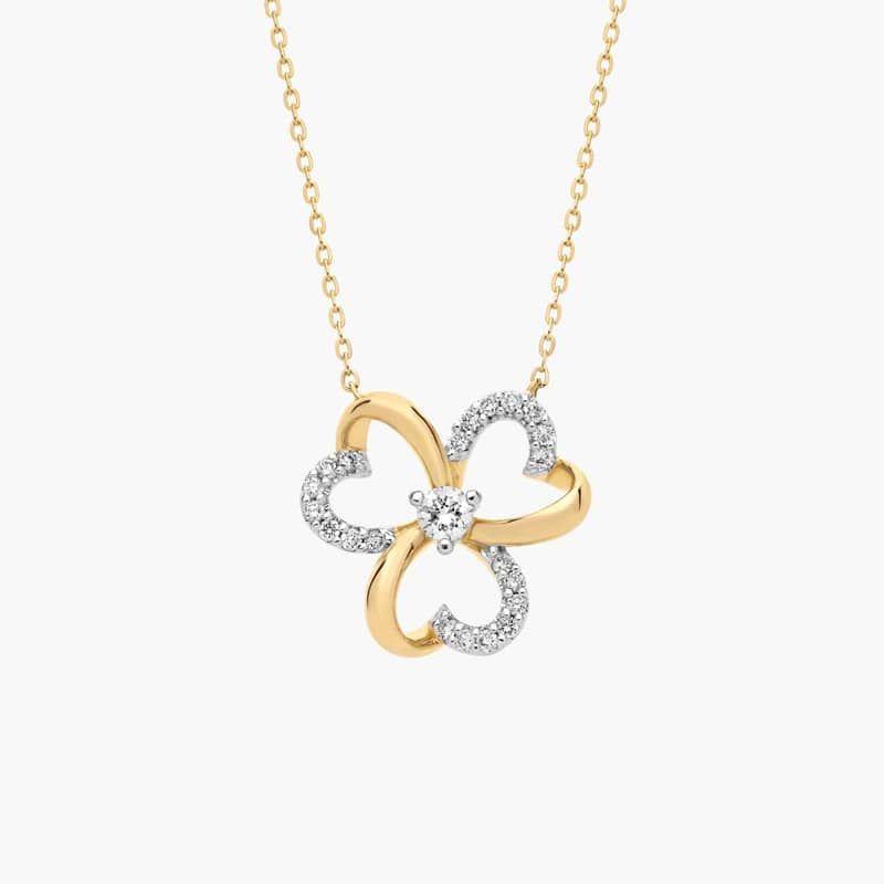 Heart Petal Diamond Flower Necklace in 14K Yellow Gold (1/4 Ct. Tw.)