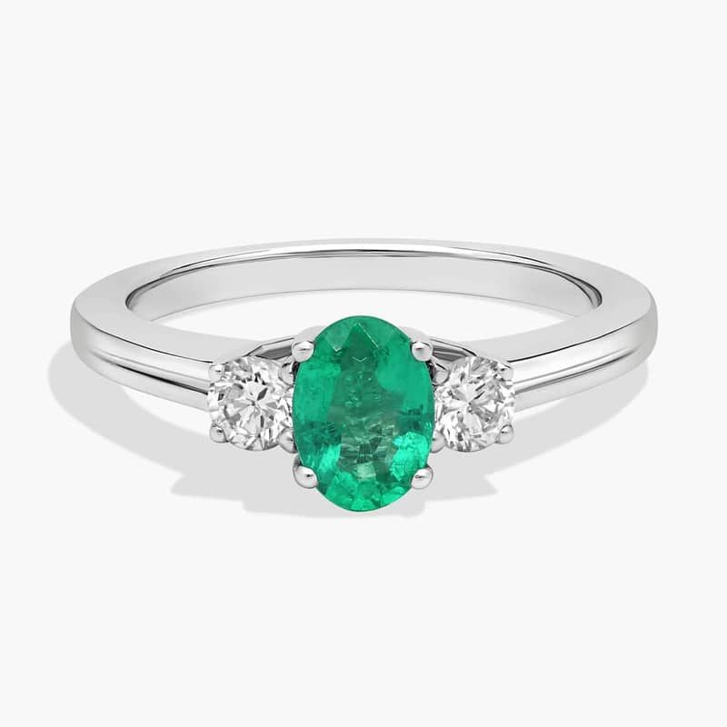 Emerald and Diamond Ring in 18k White Gold (7x5mm)