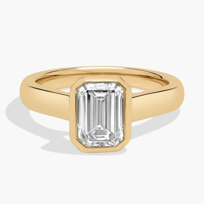 Lab Grown Emerald Cut Diamond Bezel Wide Ring in 14K Yellow Gold (2 Ct. Tw.)