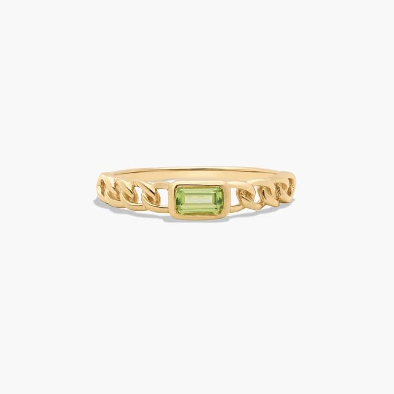 Radiant Reflections Peridot Curb Chain Ring In 14K Yellow Gold