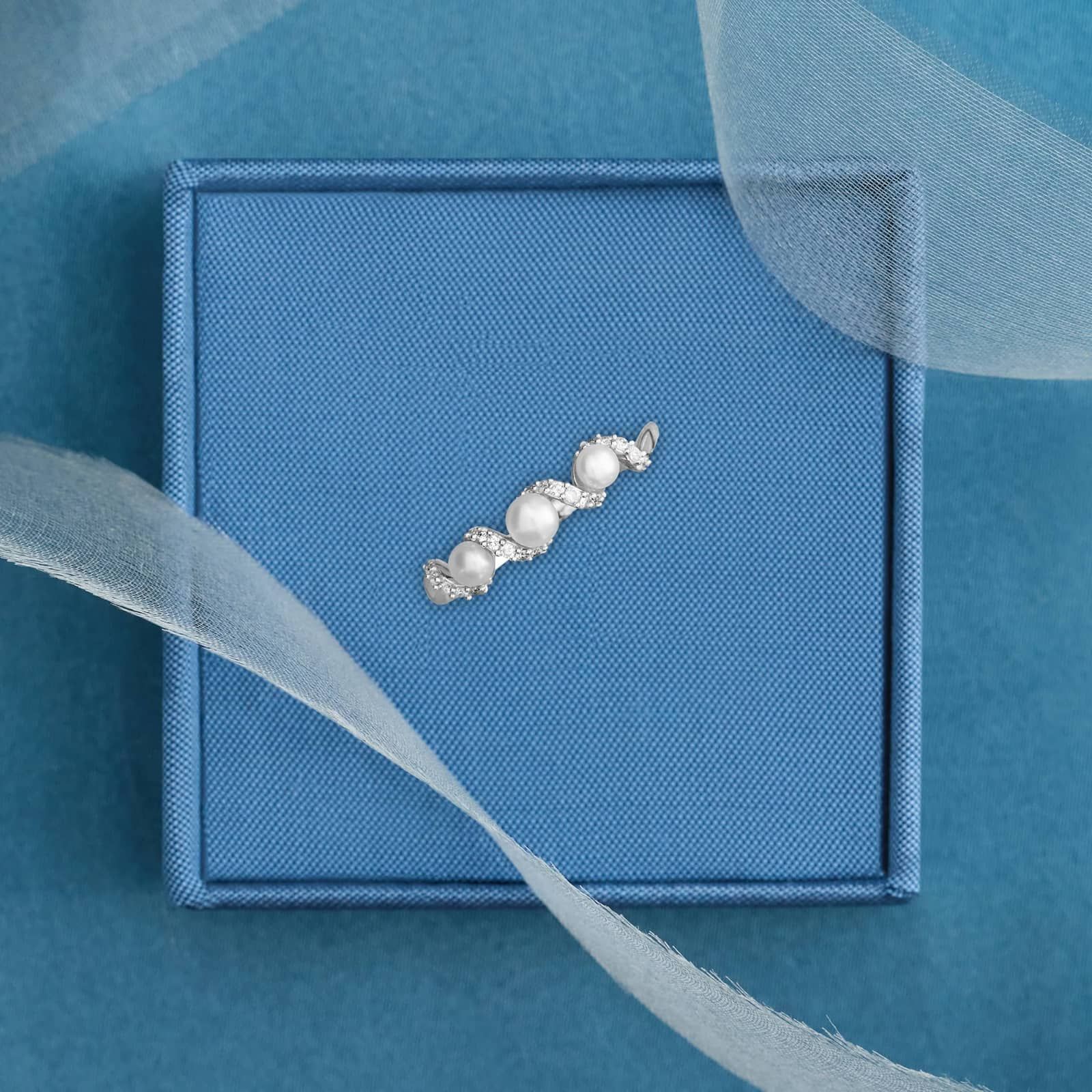 Freshwater Pearl and Diamond Swirl Ring in 14K White Gold (1/10 ct. tw.)