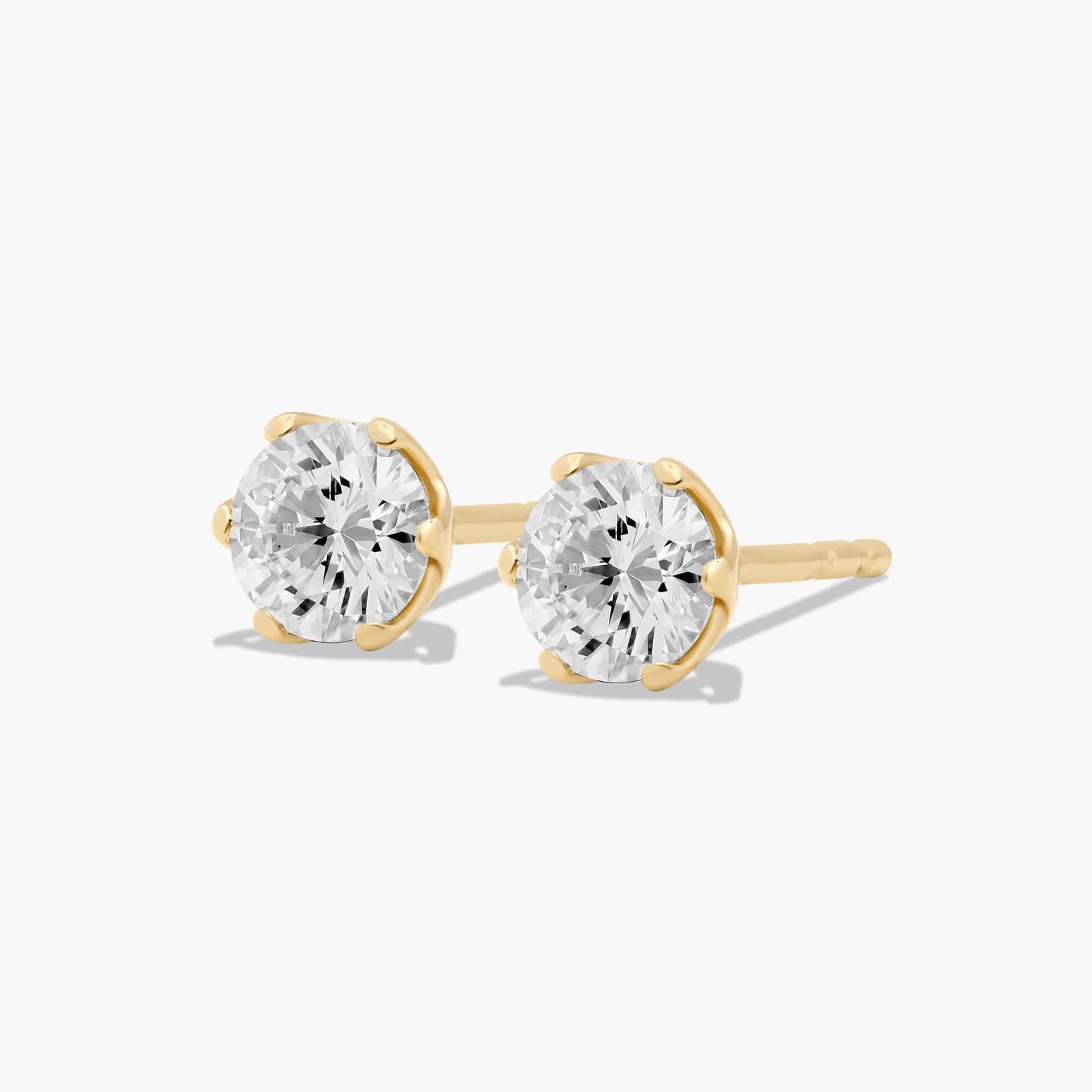 Scallop Basket 0.5 CTW Diamond Stud Earrings In 14K Yellow Gold