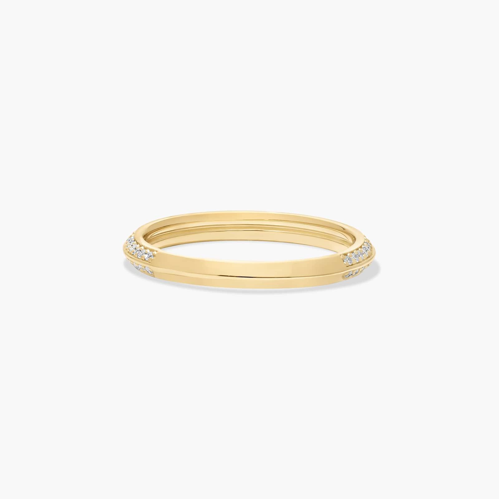 Pavé Knife Edge Diamond Wedding Ring In 14K Yellow Gold (2.50mm)
