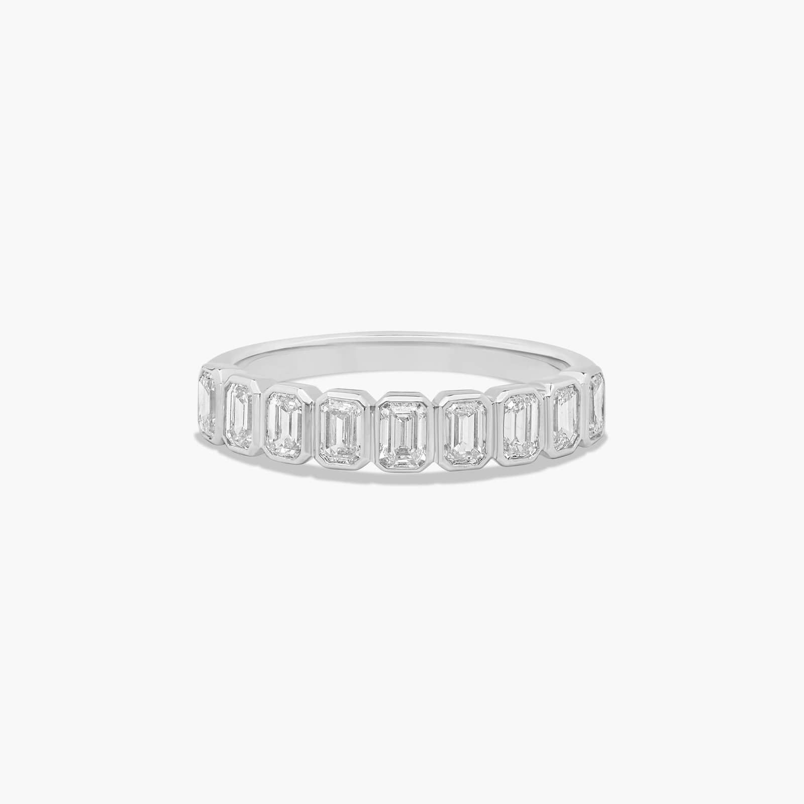 Bezel Set Wedding Ring With Emerald Cut Diamonds In Platinum (2.00mm)