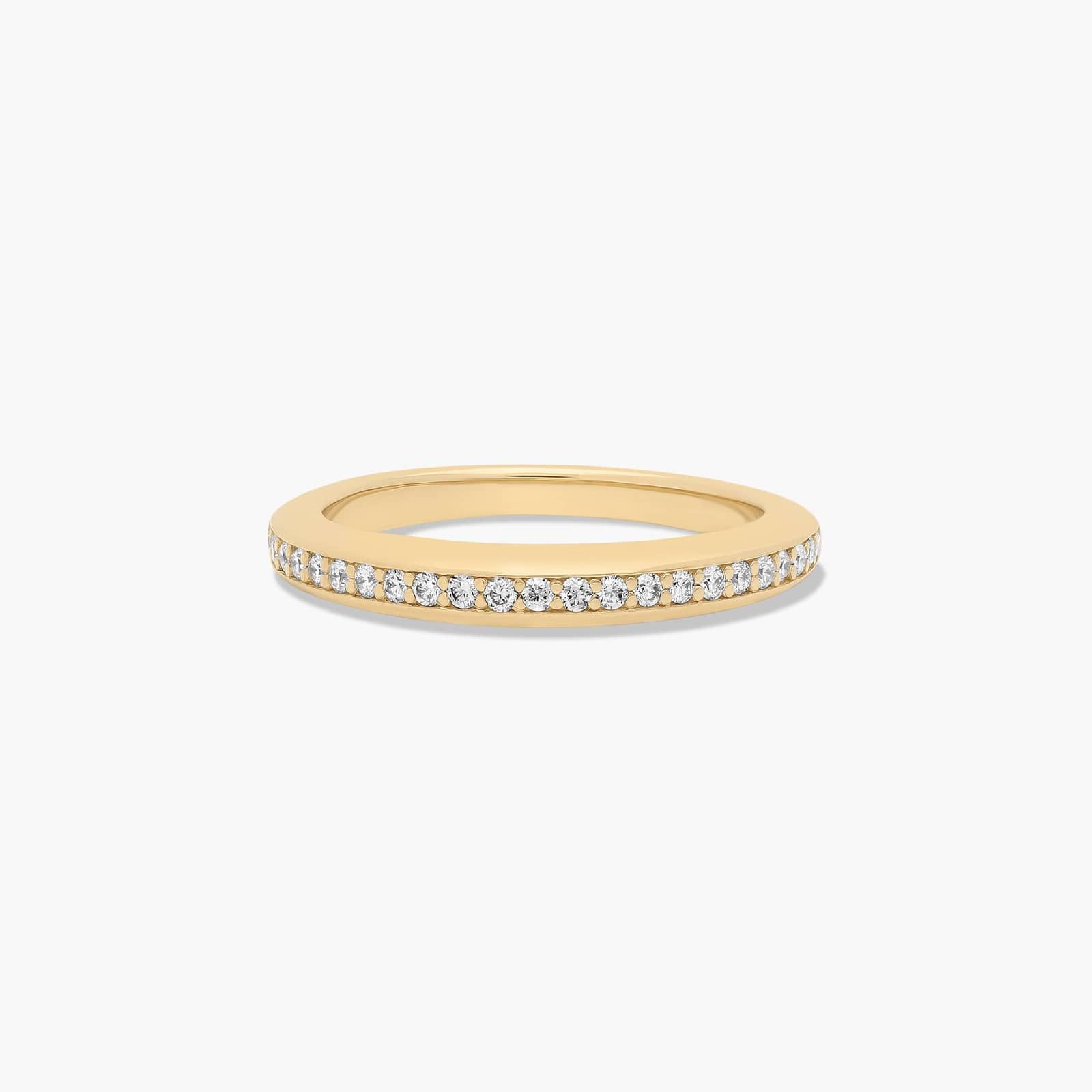 Graduated Pavé Diamond Wedding Ring In 18K Yellow Gold (1.50mm)