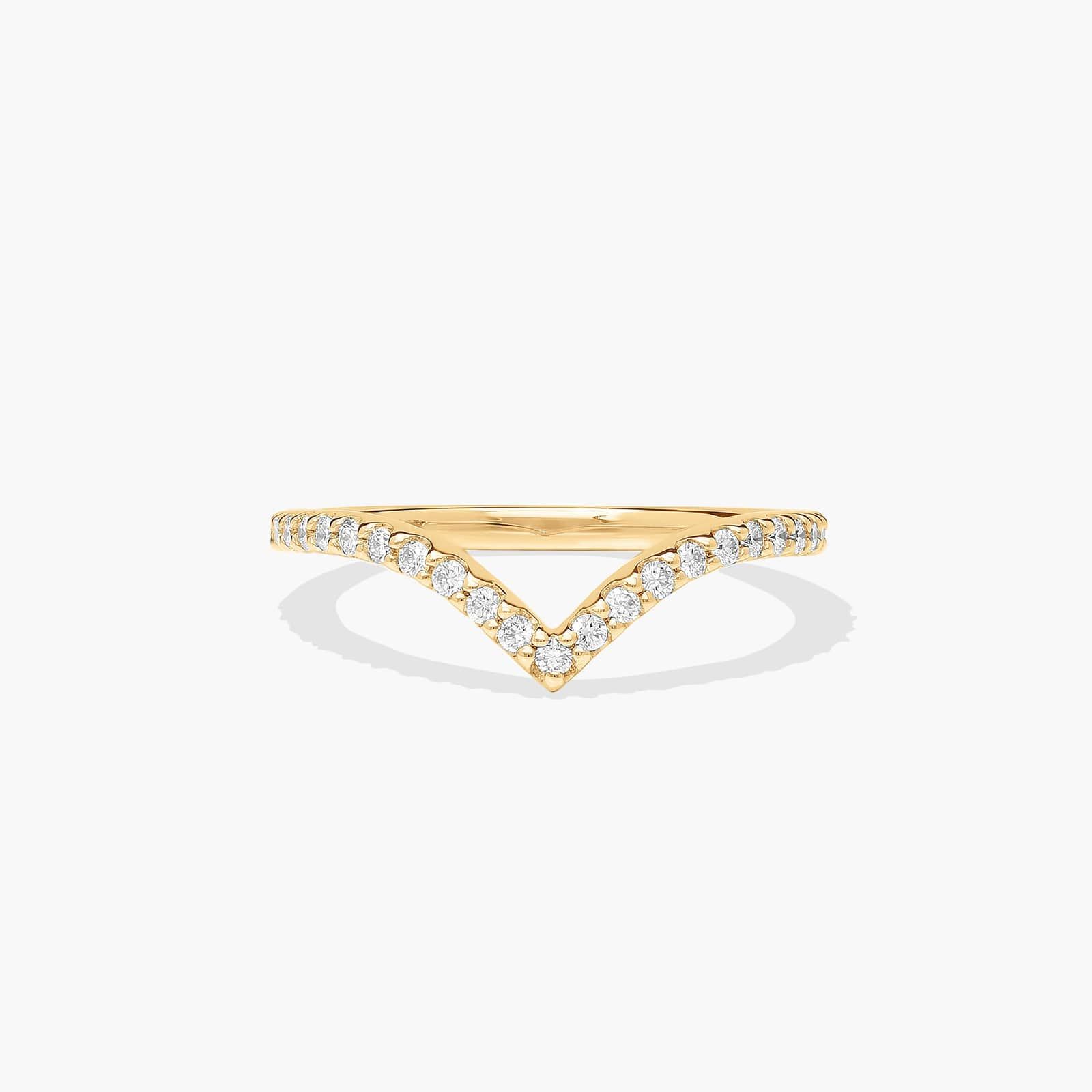 V-Shaped Diamond Wedding Ring In 18K Yellow Gold (1.50mm)