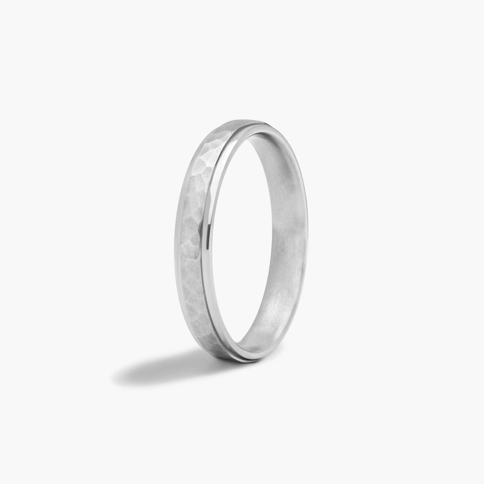 Comfort Fit Hammered Men's Wedding Band In 18K White Gold (4.00mm)