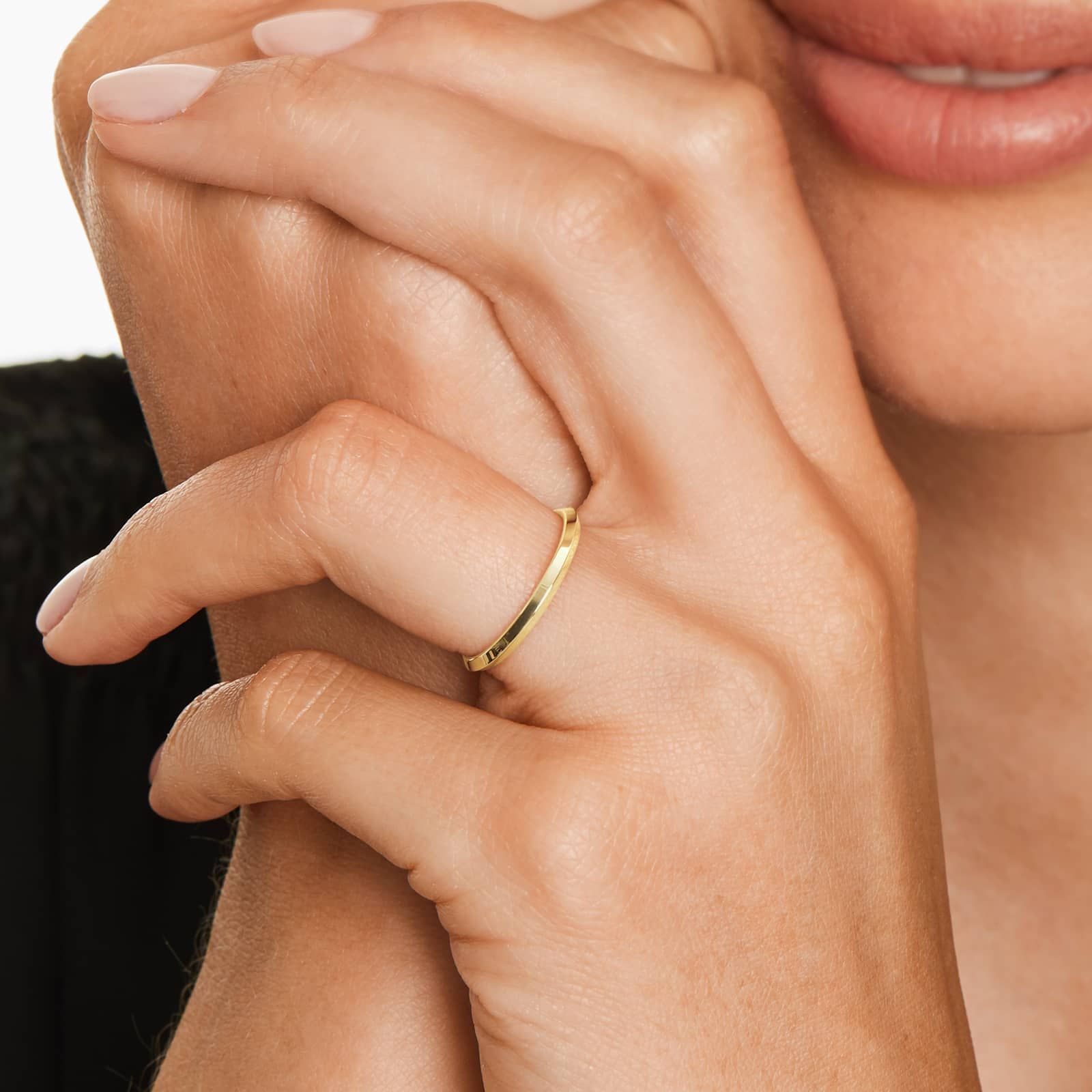 Knife Edge Wedding Ring In 18K Yellow Gold (2.00mm)