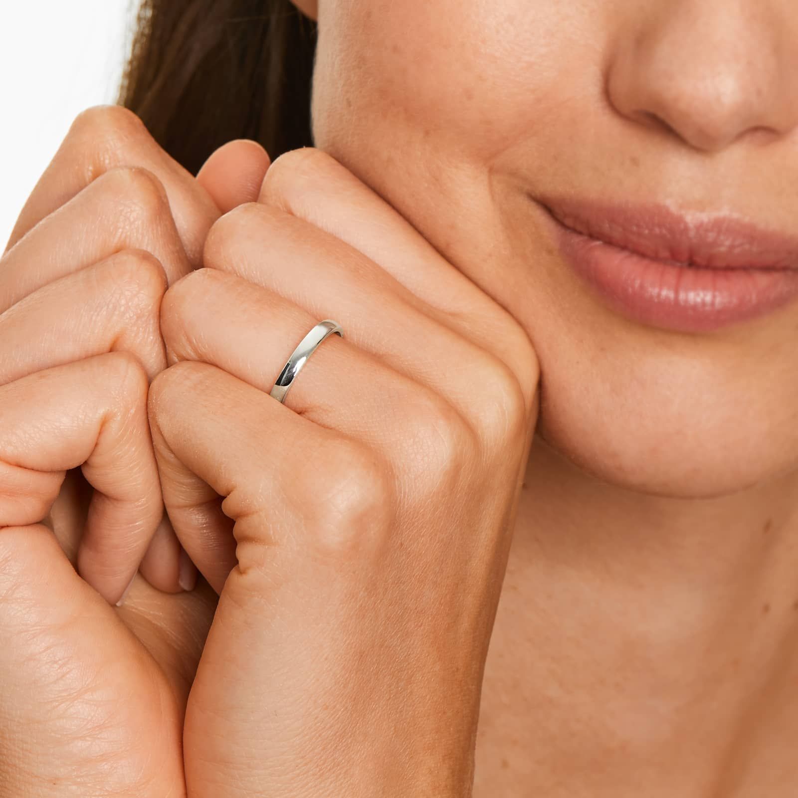 Traditional Straight Fit Wedding Ring In 18K White Gold (2.50mm)