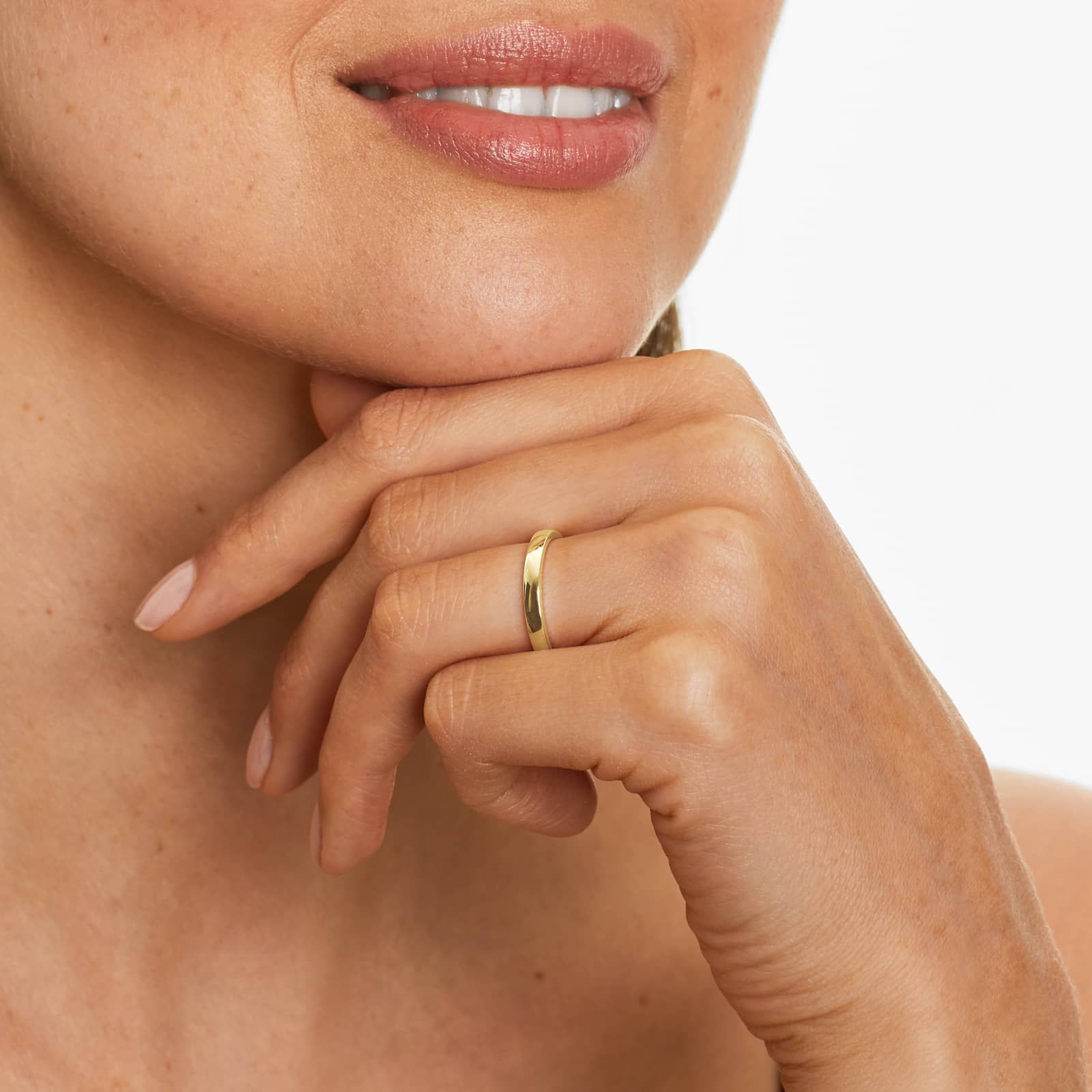 Traditional Straight Fit Wedding Ring In 14K Yellow Gold (2.50mm)