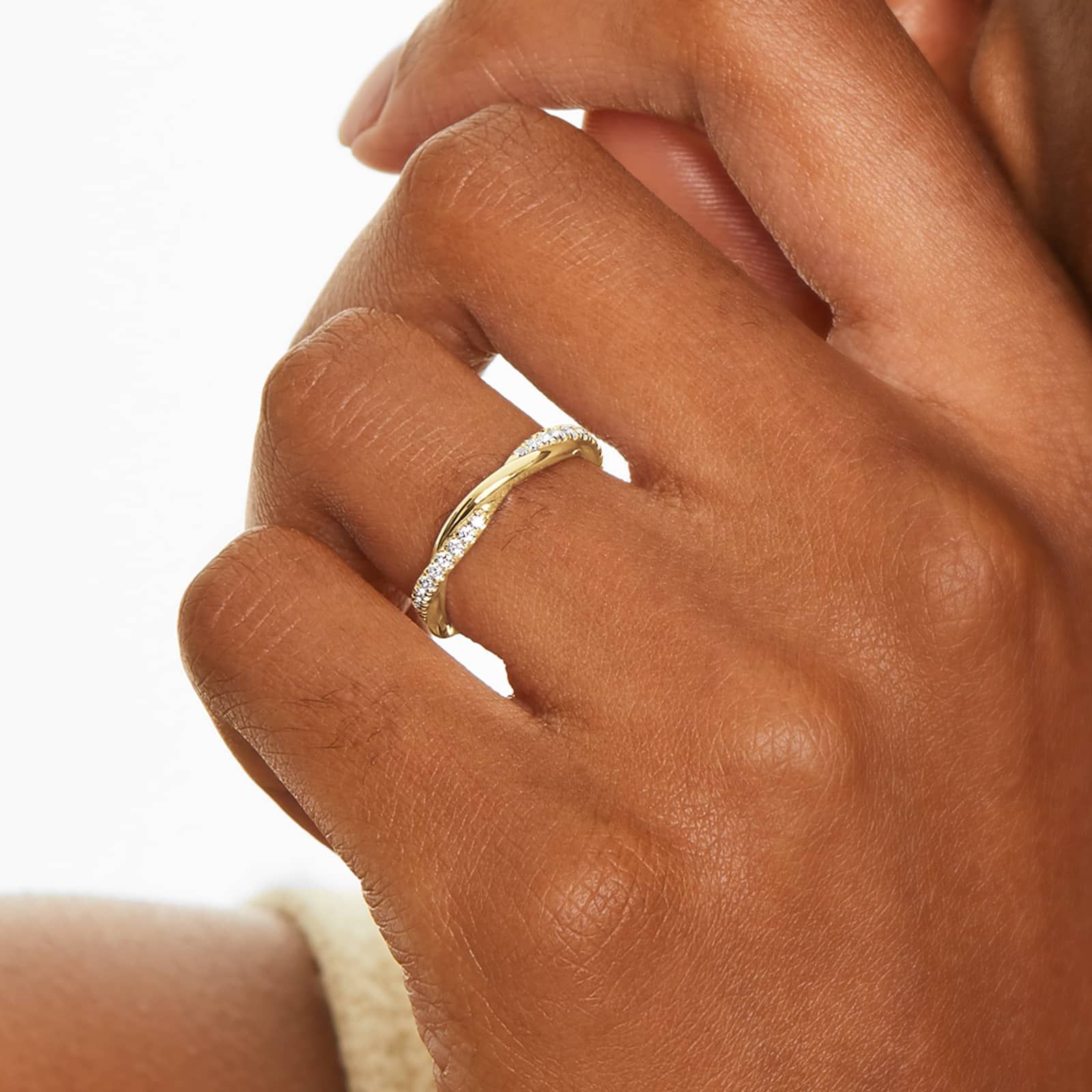 Twisted Pavé Diamond Wedding Ring In 18K Yellow Gold (2.00mm)