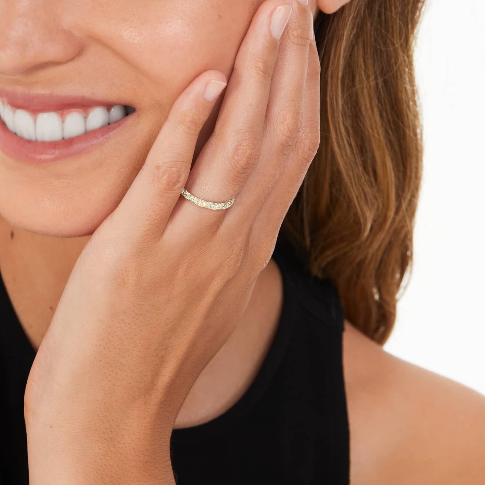 Twisted Pavé Diamond Wedding Ring In 18K Yellow Gold (2.00mm)