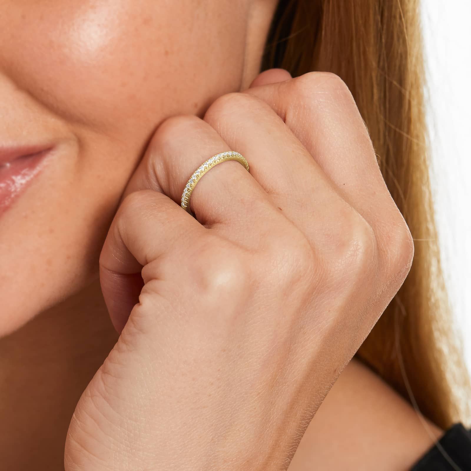 Flush Fit Pavé Diamond Wedding Ring In 18K Yellow Gold (1.50mm)