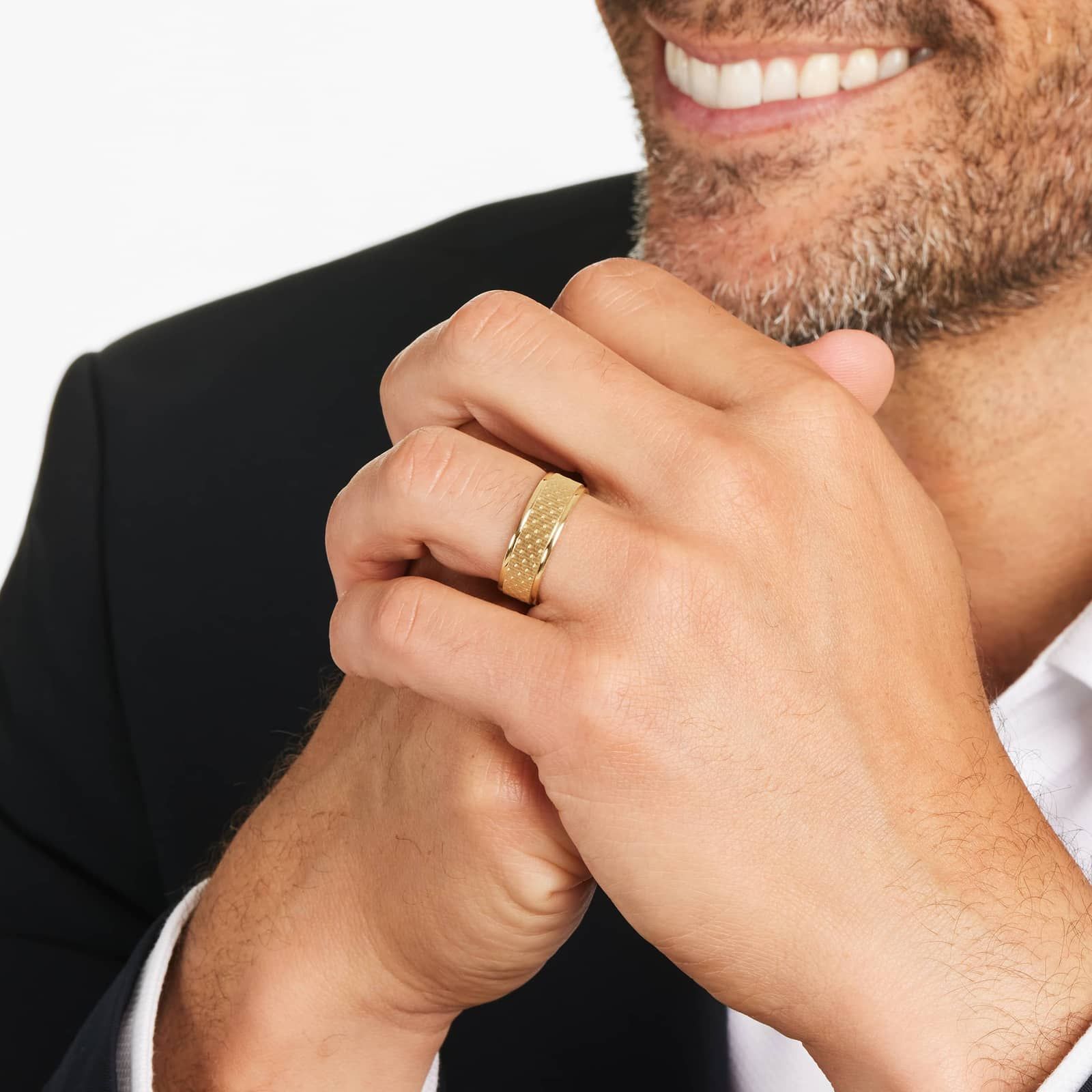 Diamond Pattern Design Men's Wedding Band In 18K Yellow Gold (7.00mm)