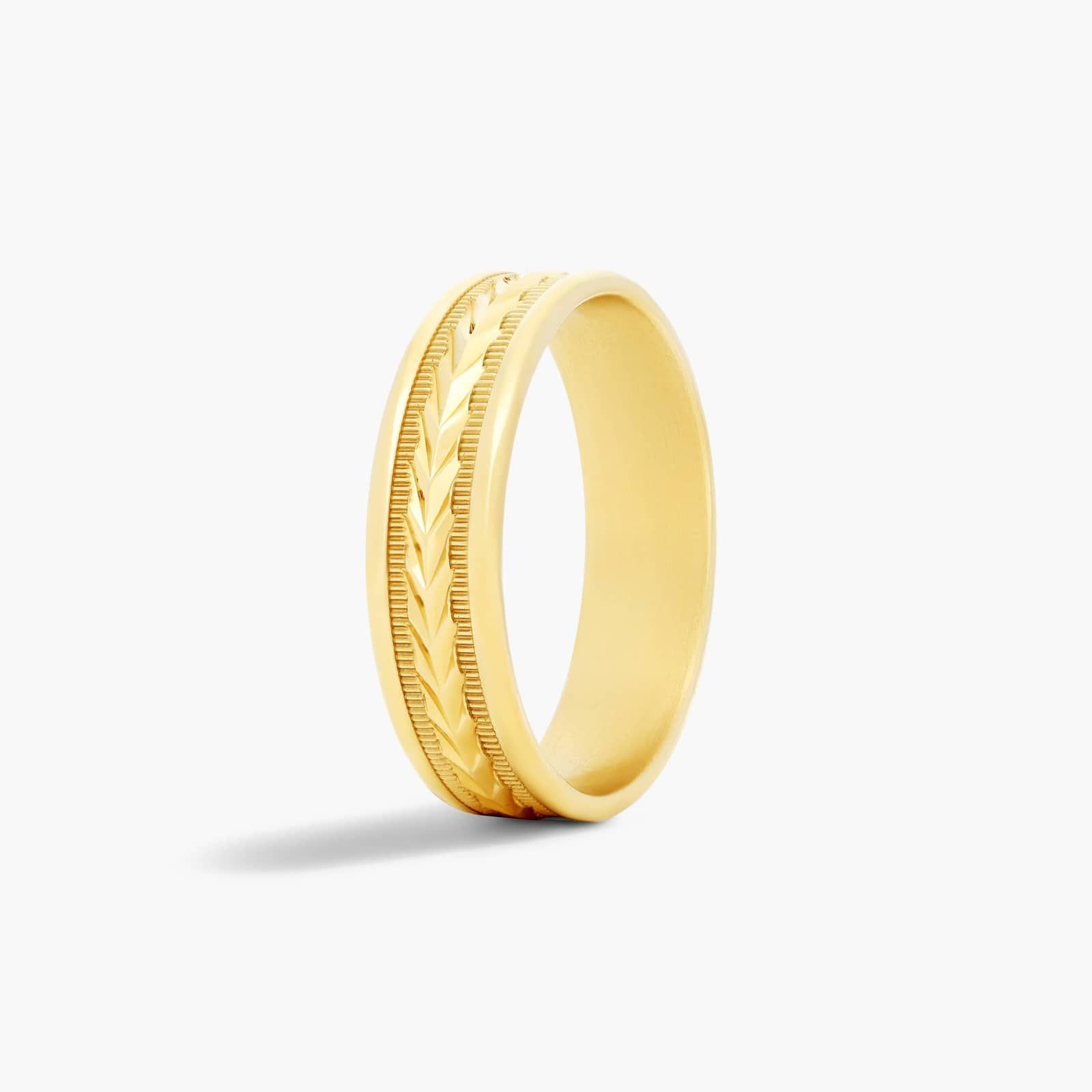 Comfort Fit Arrow Design Men's Wedding Band In 14K Yellow Gold (6.00mm)