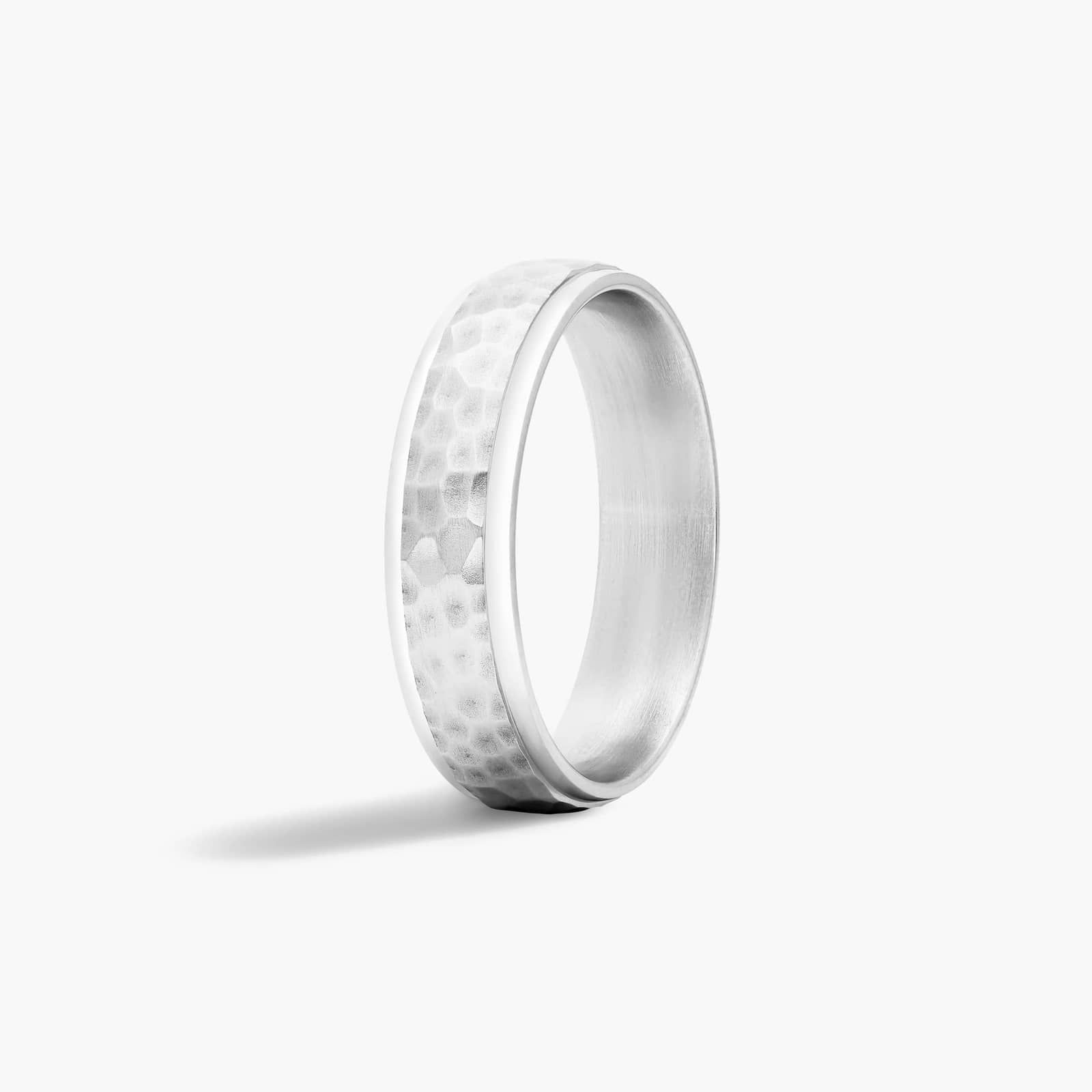 Comfort Fit Hammered Men's Wedding Band In 18K White Gold (6.00mm)