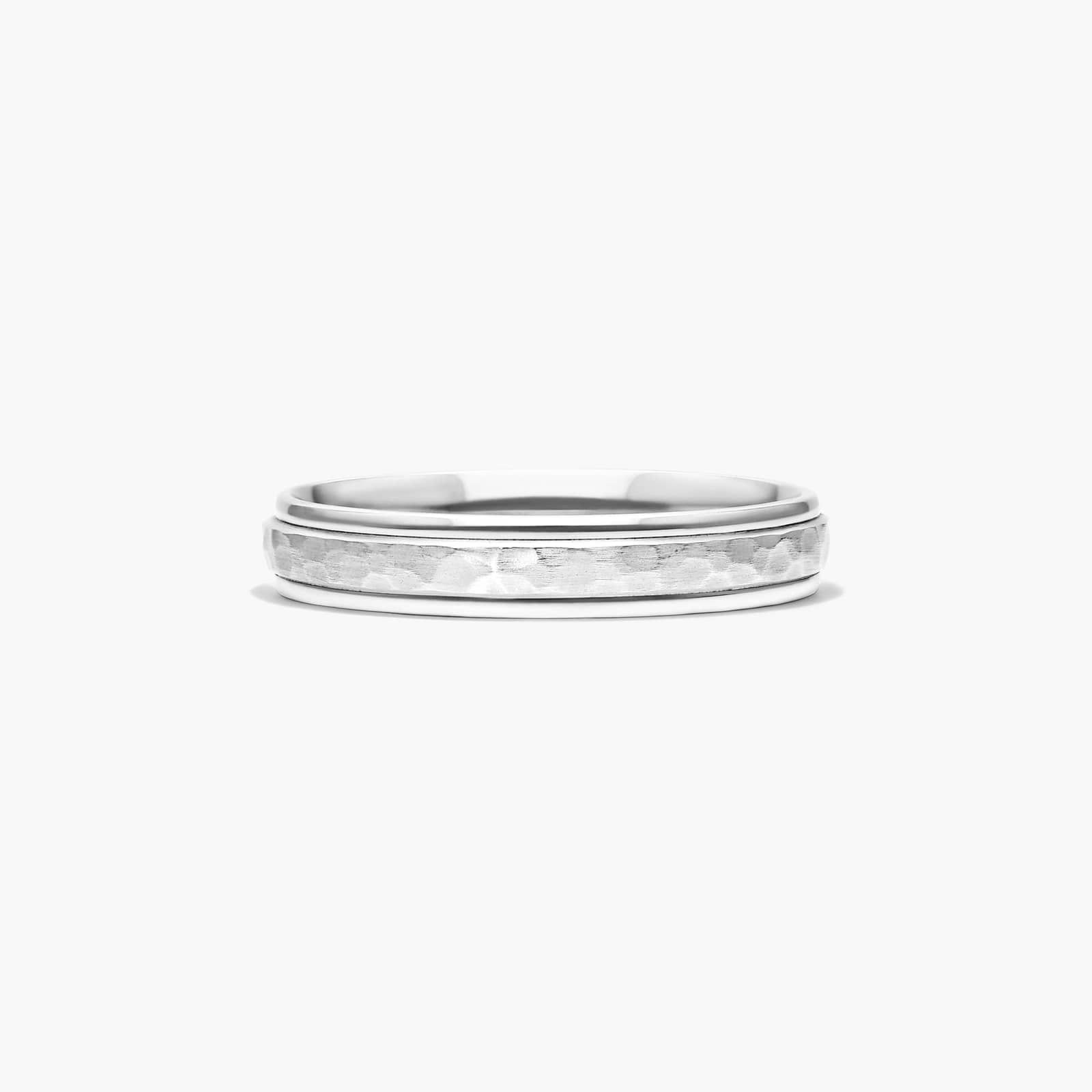 Comfort Fit Hammered Finish Men's Wedding Band In 14K White Gold (4.00mm)