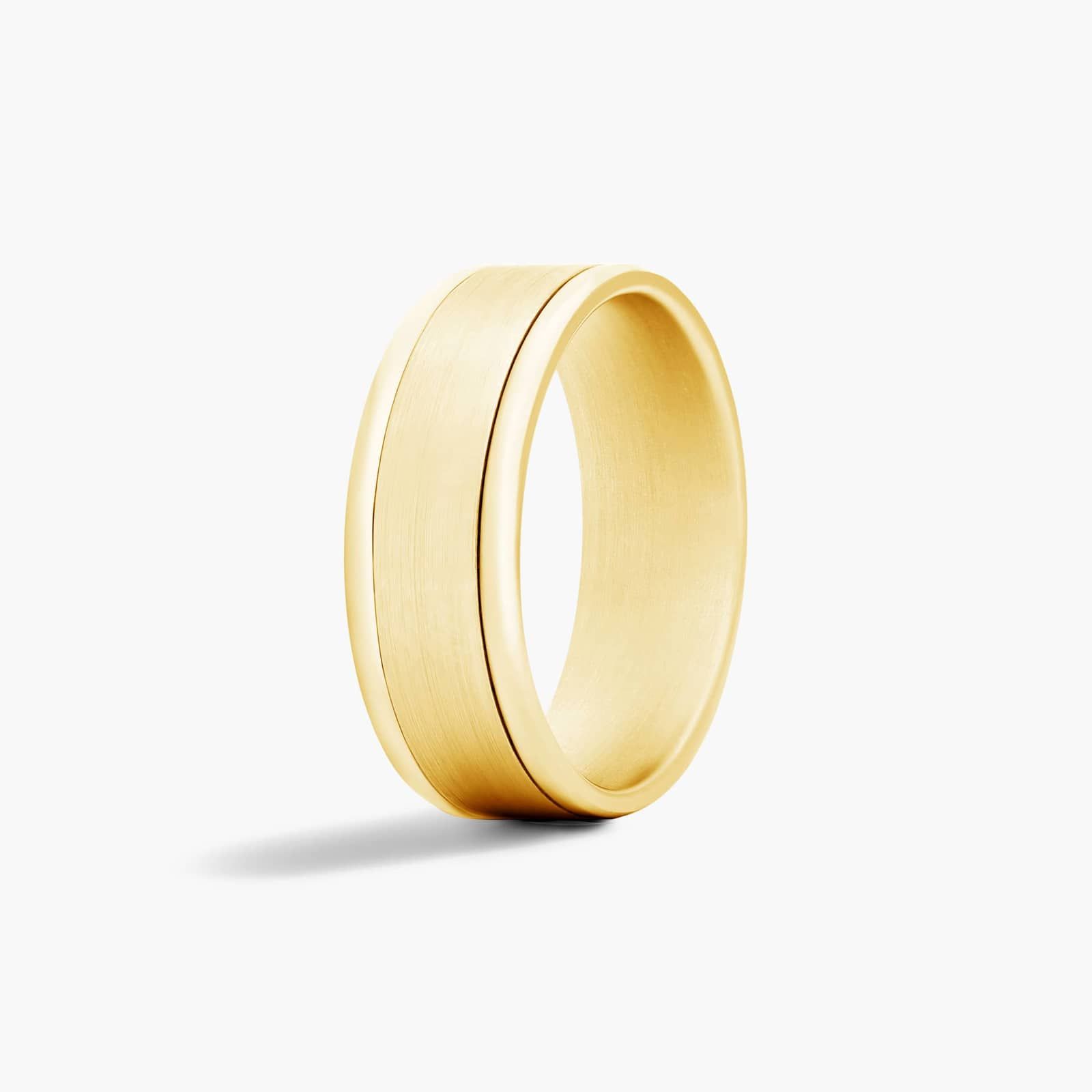 Comfort Fit Satin Center Beveled Edge Men's Wedding Band In 14K Yellow Gold (8.00mm)