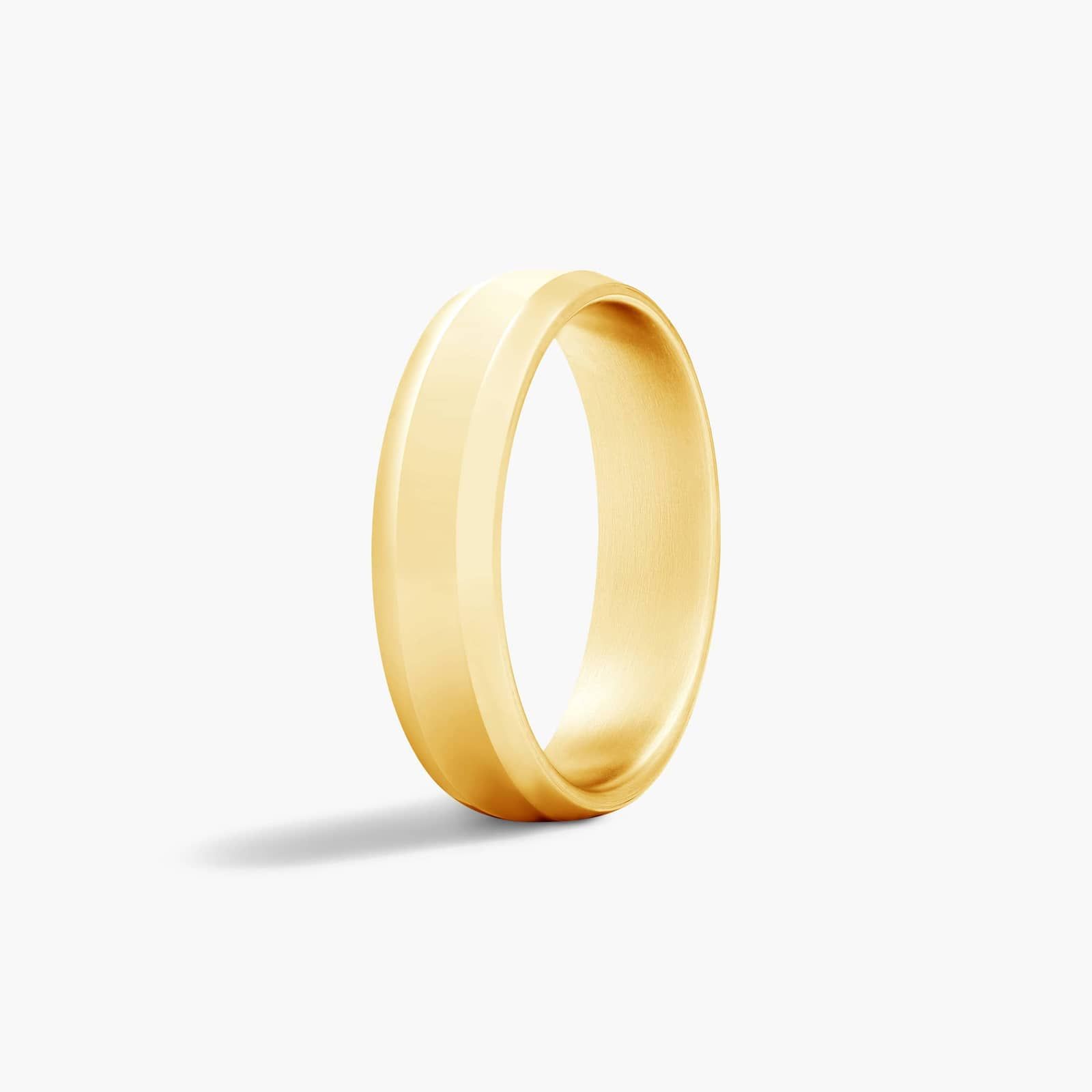 Comfort Fit High Polished Beveled Edge Men's Wedding Band In 14K Yellow Gold (6.00mm)
