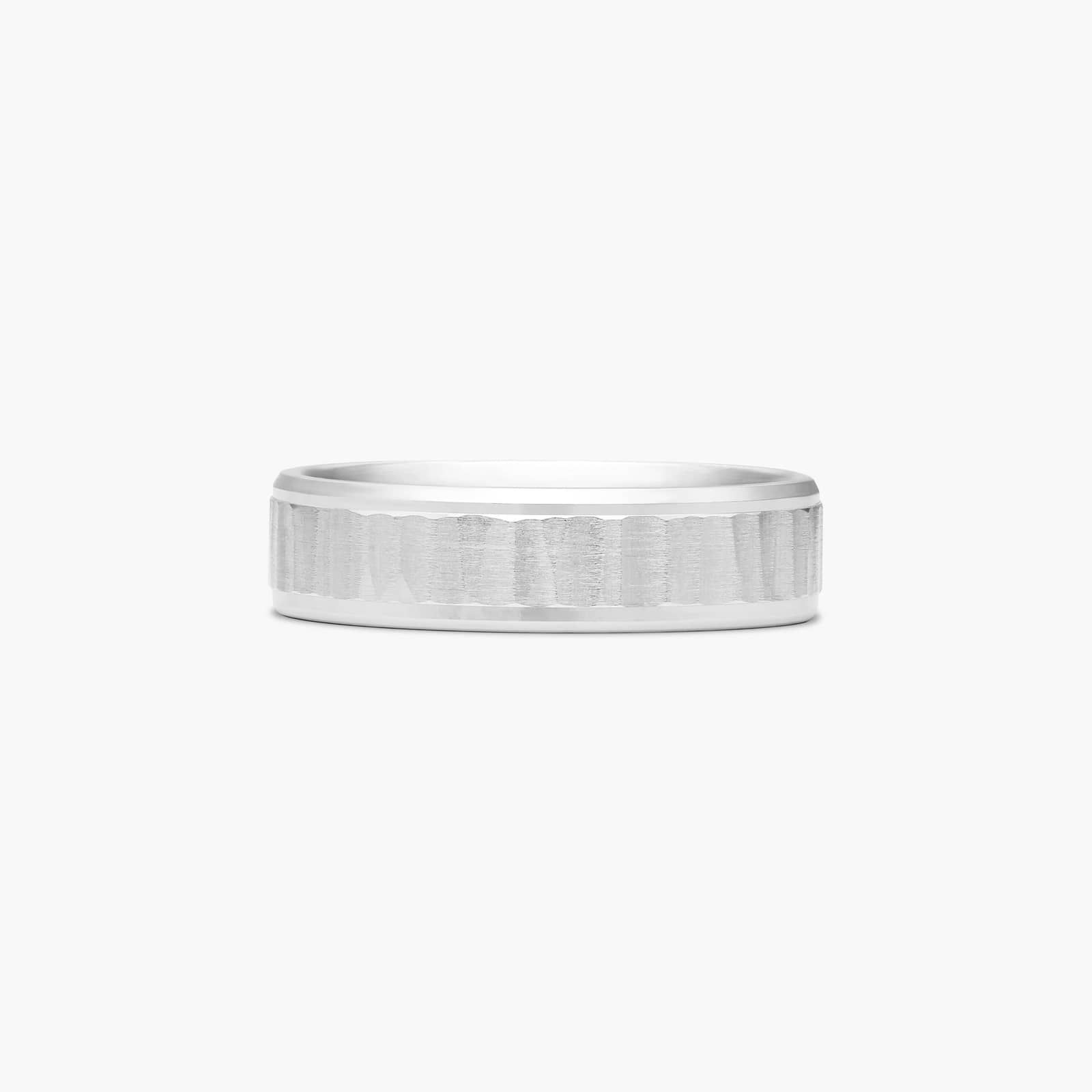 Comfort Fit Vertical Hammered Beveled Edge Men's Wedding Band In 18K White Gold (6.00mm)