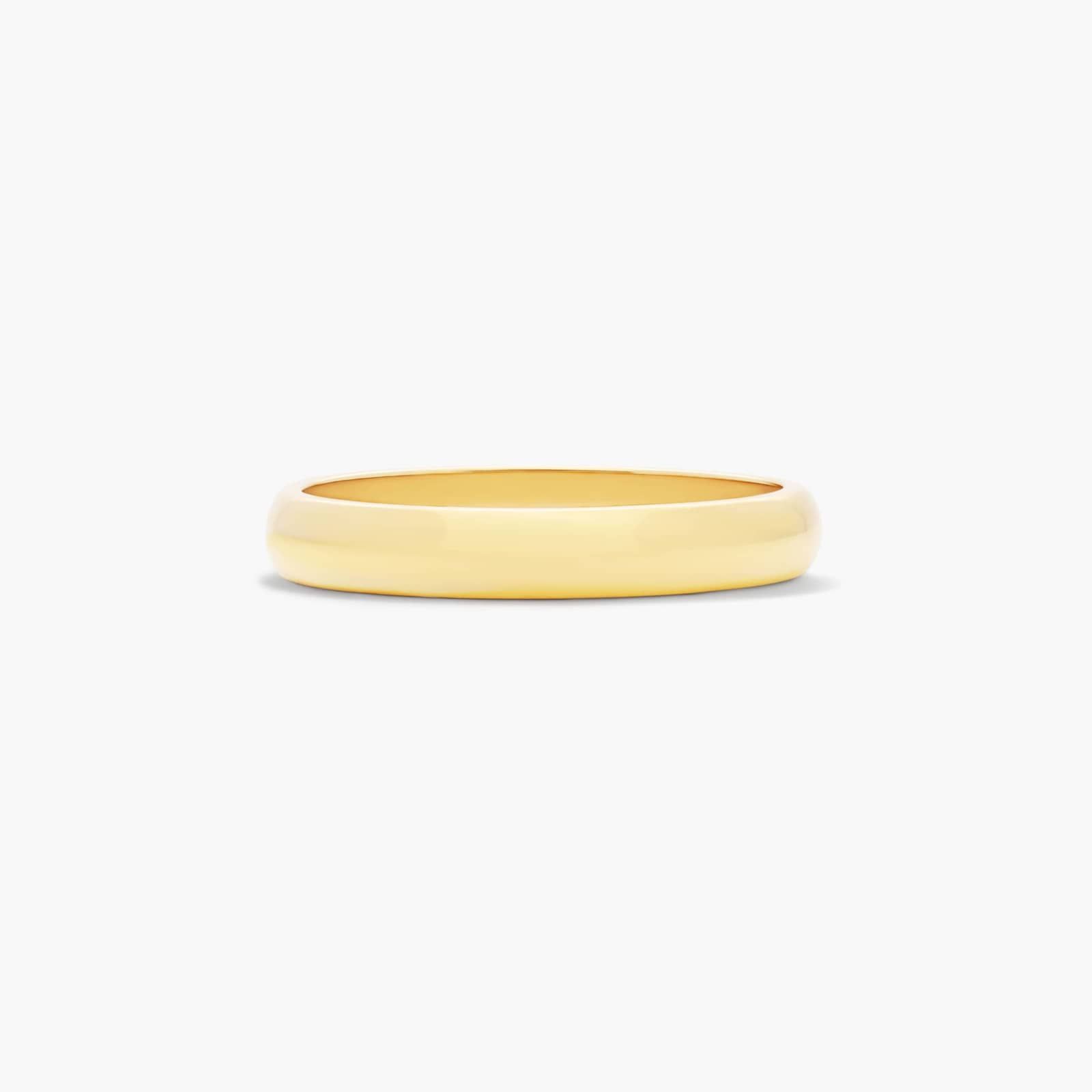 Traditional Slightly Curved Wedding Band In 18K Yellow Gold (3.00mm)