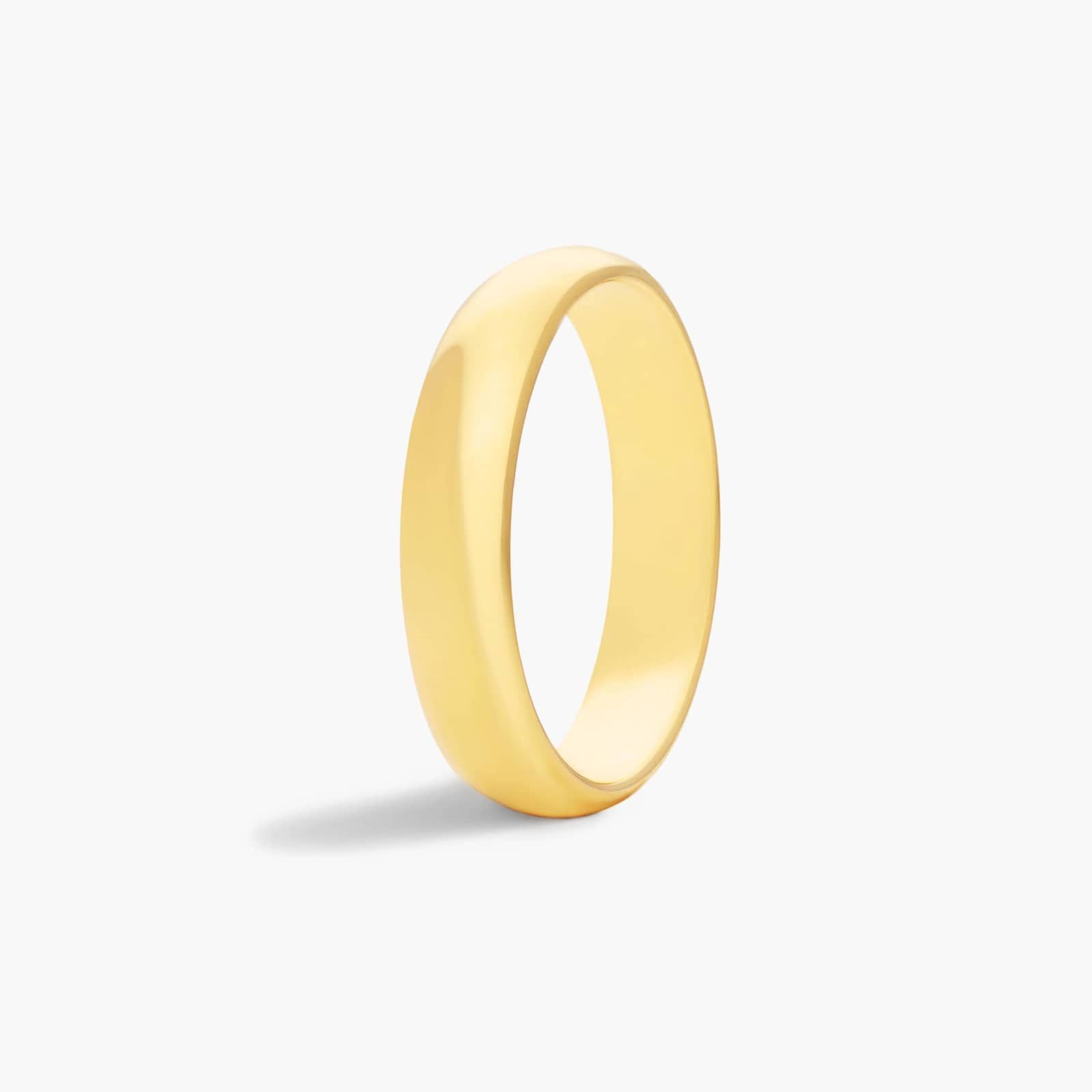 Traditional Slightly Curved Wedding Band In 18K Yellow Gold (4.00mm)