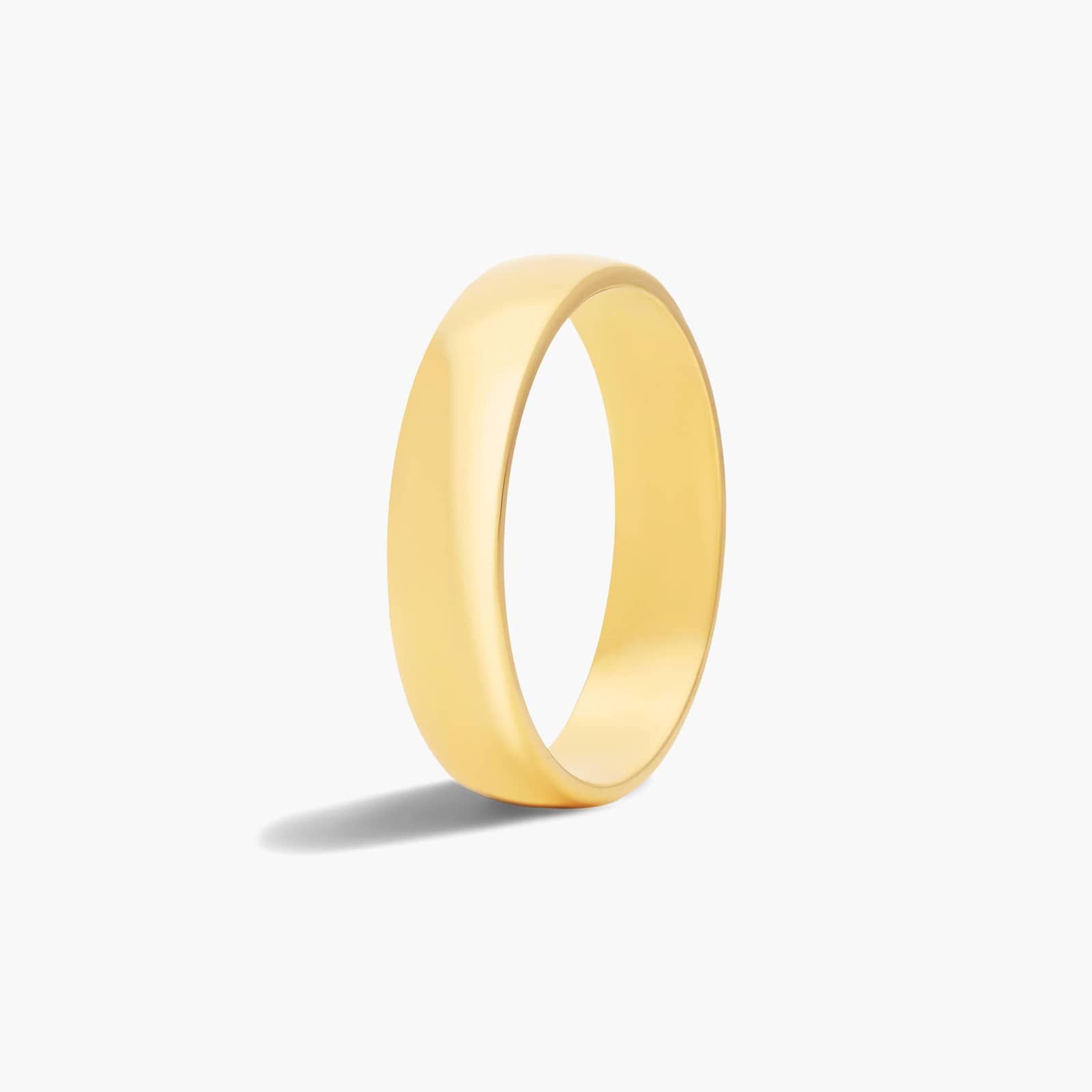 Traditional Slightly Curved Wedding Band In 18K Yellow Gold (5.00mm)