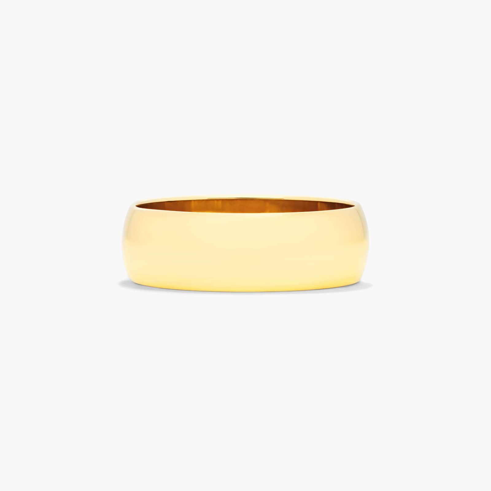 Traditional Slightly Curved Wedding Band In 18K Yellow Gold (7.00mm)