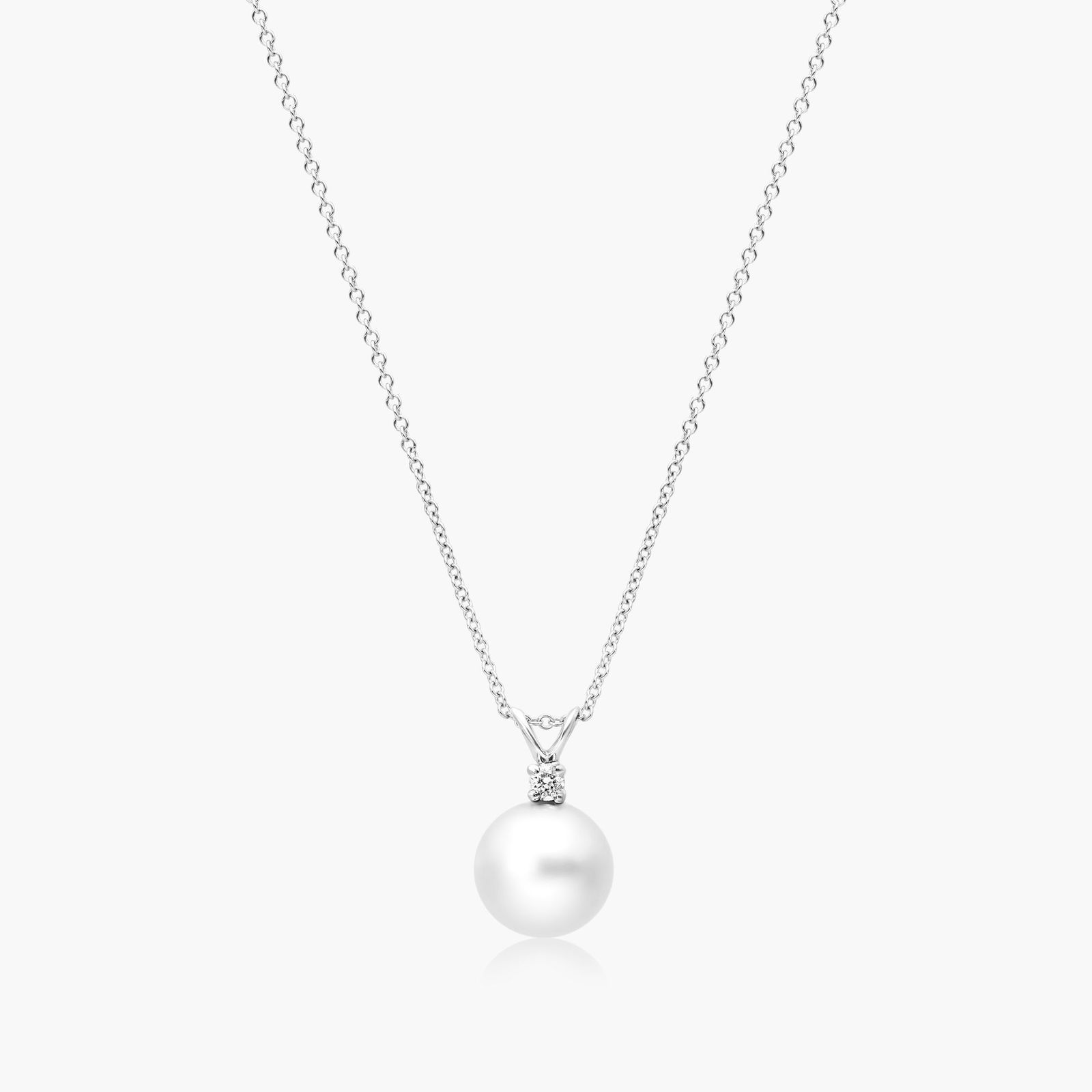 14K White Gold South Sea Cultured Pearl and Diamond Necklace (9.0-10.0mm)