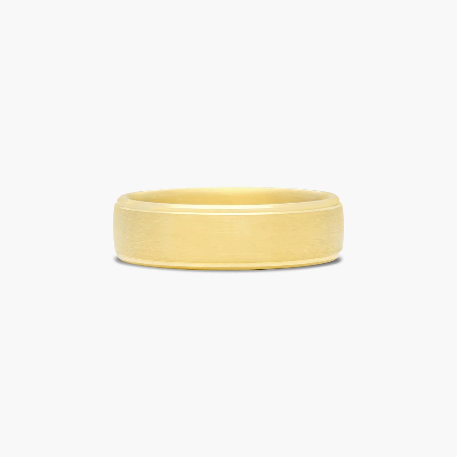 Comfort Fit Satin Center High Polished Drop Edge Men's Wedding Band In 14K Yellow Gold (6.50mm)