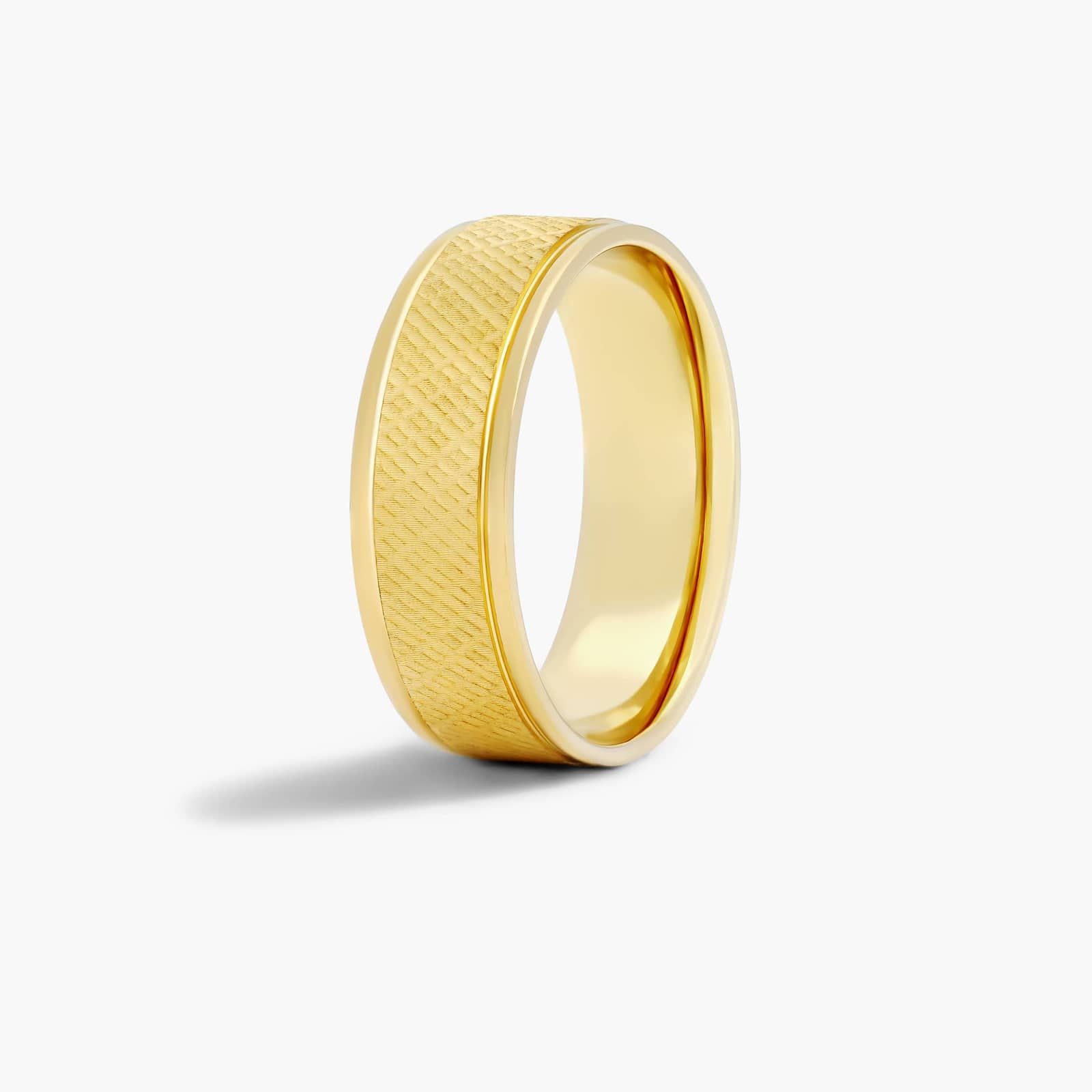Cross Hatch Design Men's Wedding Band In 18K Yellow Gold (7.00mm)