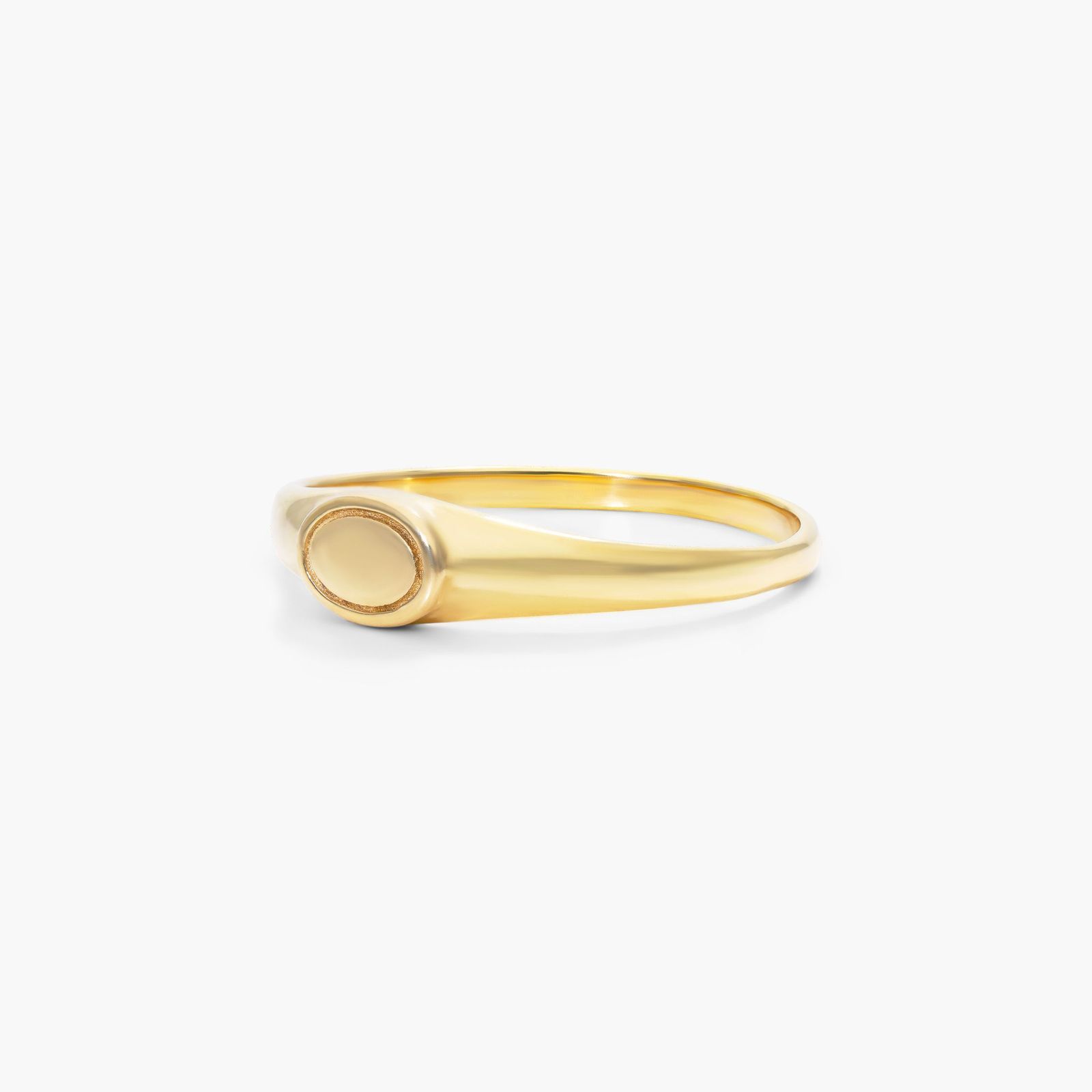 Oval Signet Ring In 14K Yellow Gold